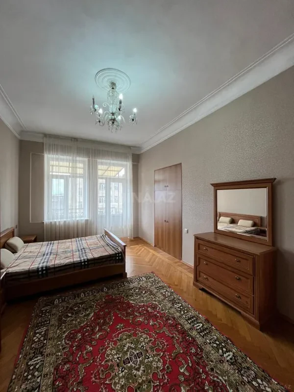 Kirayə verilir 3 otaqlı mənzil 100 m²