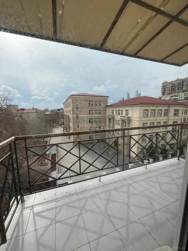 Kirayə verilir 3 otaqlı mənzil 100 m²