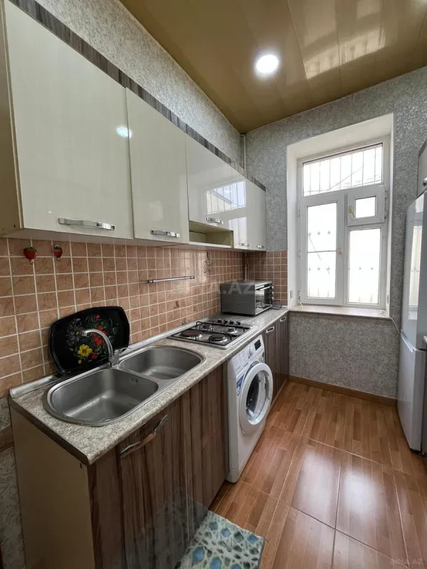 Kirayə verilir 3 otaqlı mənzil 100 m²