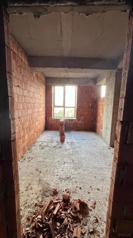Satılır 4 otaqlı mənzil 169 m²