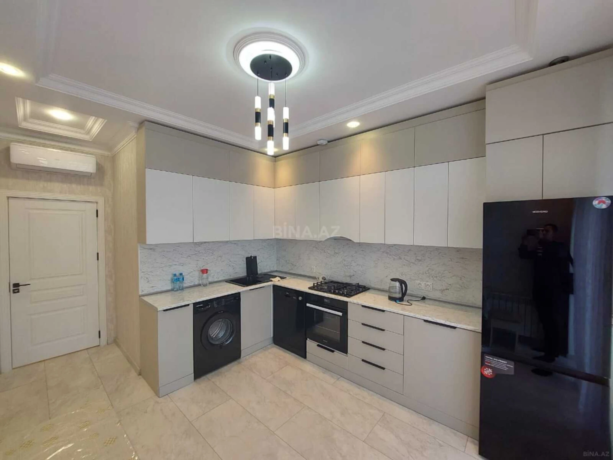 Kirayə verilir 3 otaqlı mənzil 148 m²