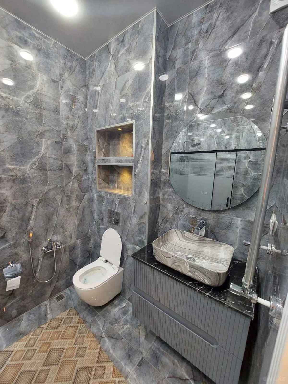 Kirayə verilir 3 otaqlı mənzil 148 m²