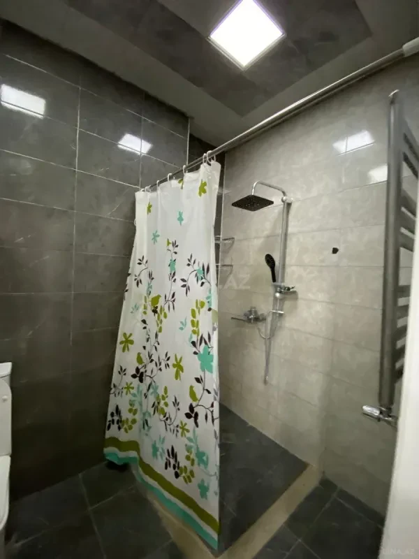 Kirayə verilir 2 otaqlı mənzil 100 m²