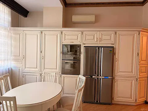 Kirayə verilir 2 otaqlı mənzil 92.4 m²