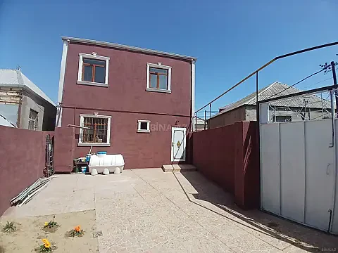 Satılır 5 otaqlı həyət evi 180 m²
