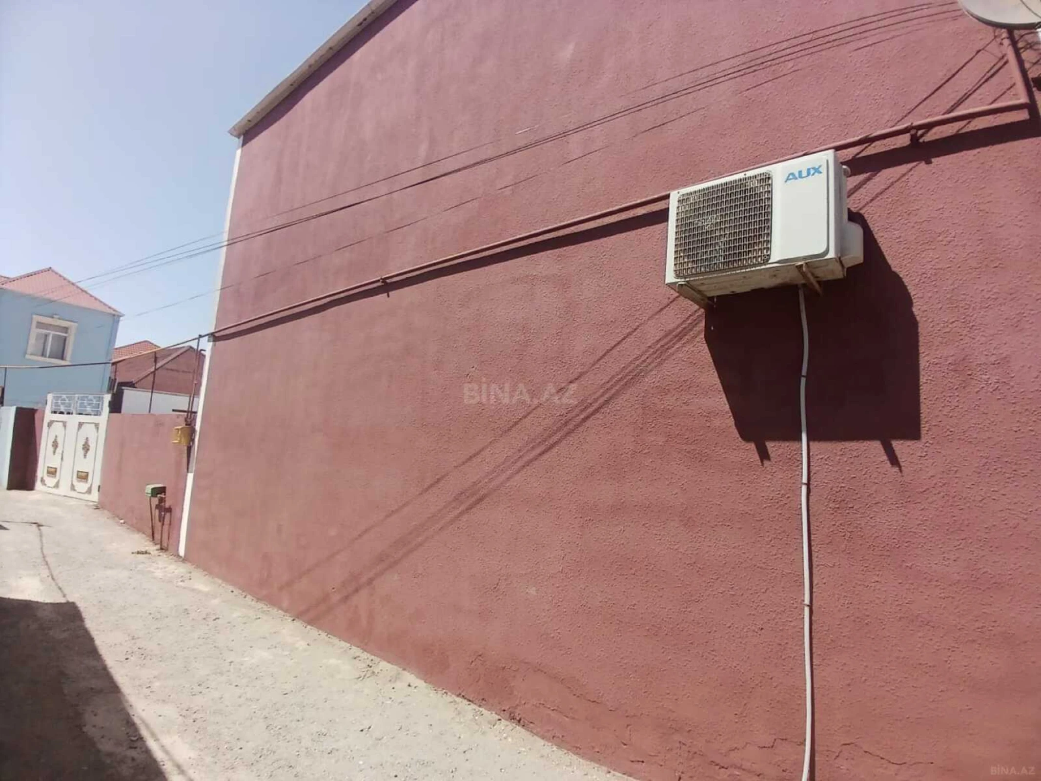 Satılır 5 otaqlı həyət evi 180 m²