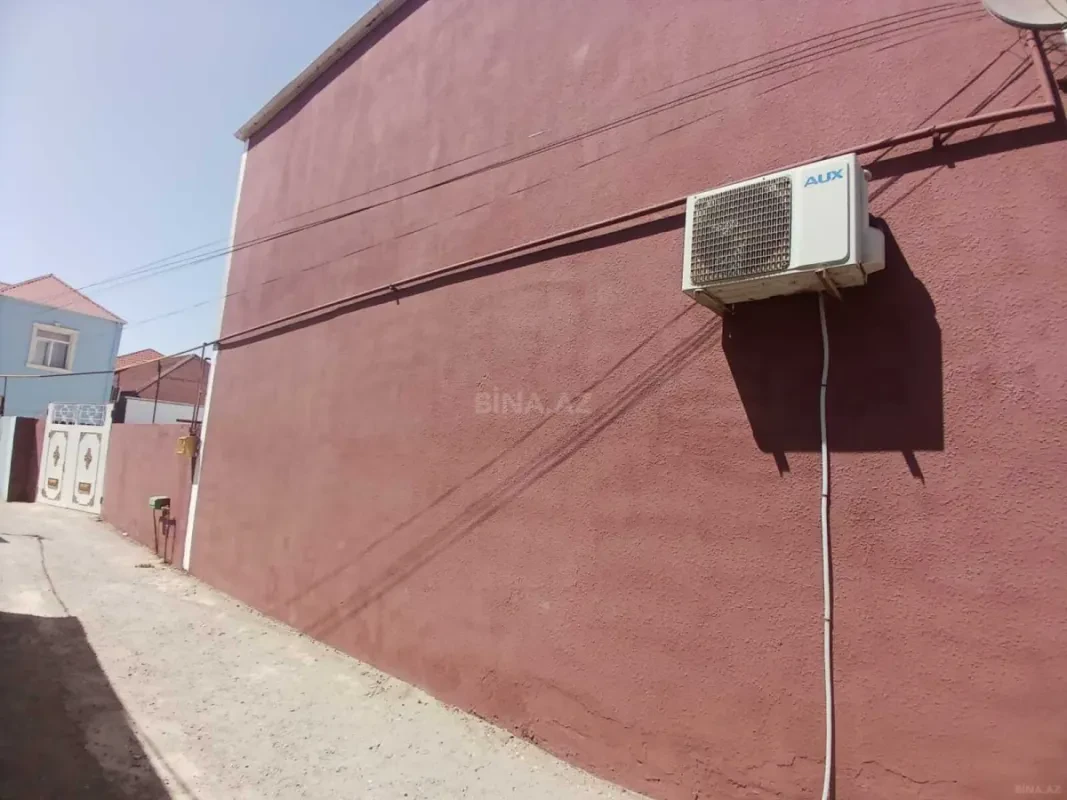 Satılır 5 otaqlı həyət evi 180 m²