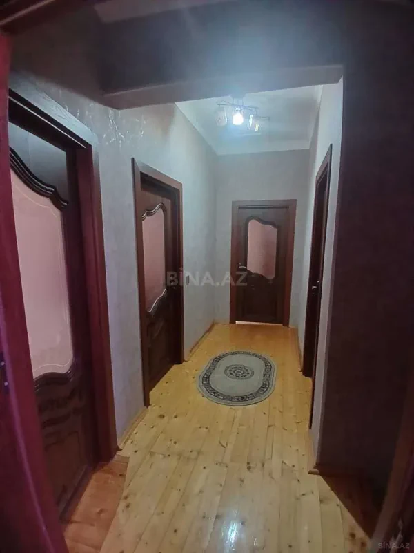 Satılır 5 otaqlı həyət evi 180 m²