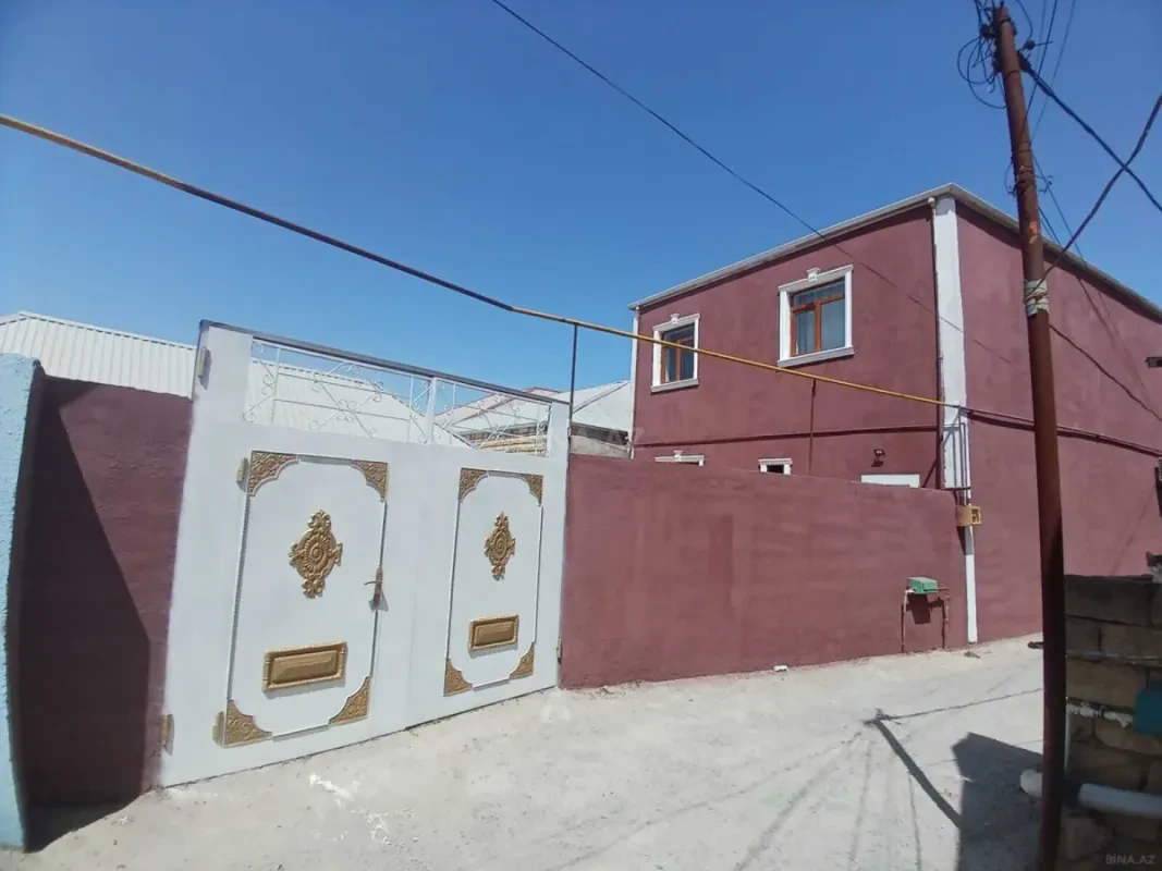 Satılır 5 otaqlı həyət evi 180 m²