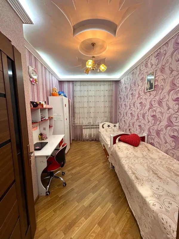 Kirayə verilir 4 otaqlı mənzil 124 m²