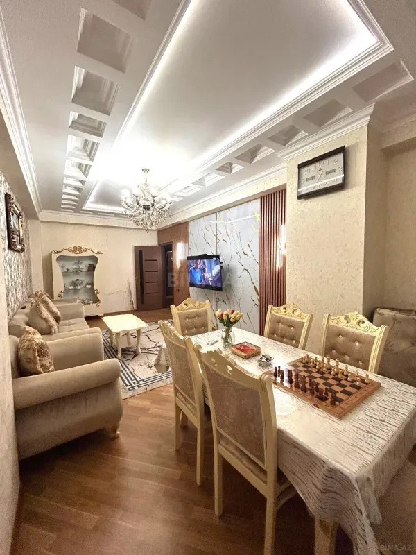 Kirayə verilir 4 otaqlı mənzil 124 m²
