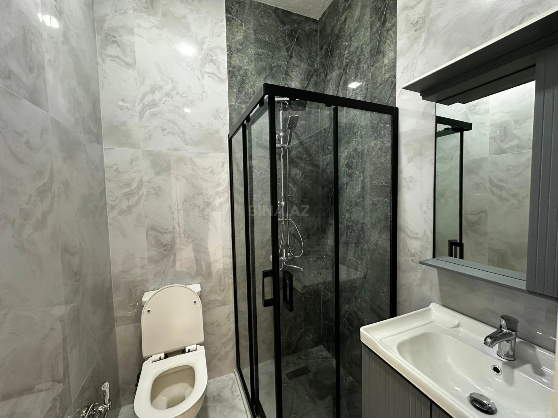 Satılır 4 otaqlı həyət evi 130 m²