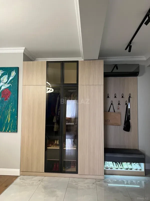 Kirayə verilir 3 otaqlı mənzil 160 m²