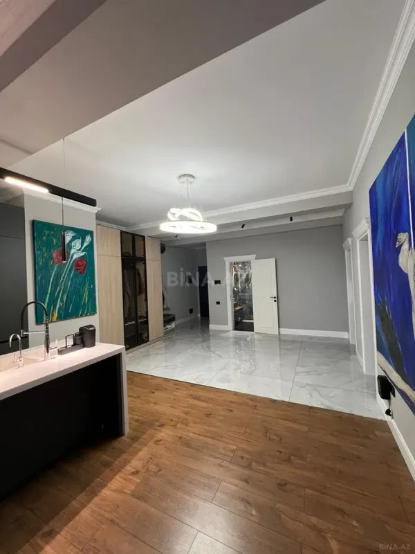 Kirayə verilir 3 otaqlı mənzil 160 m²