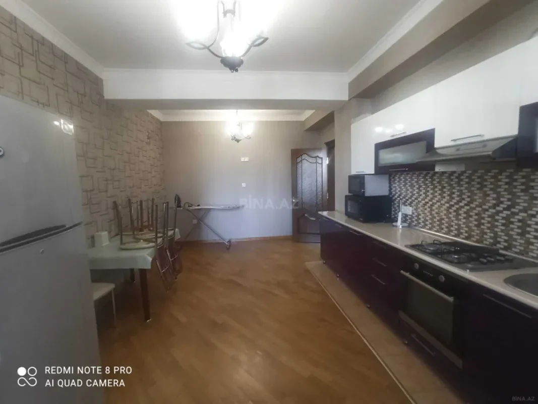 Kirayə verilir 3 otaqlı mənzil 145 m²