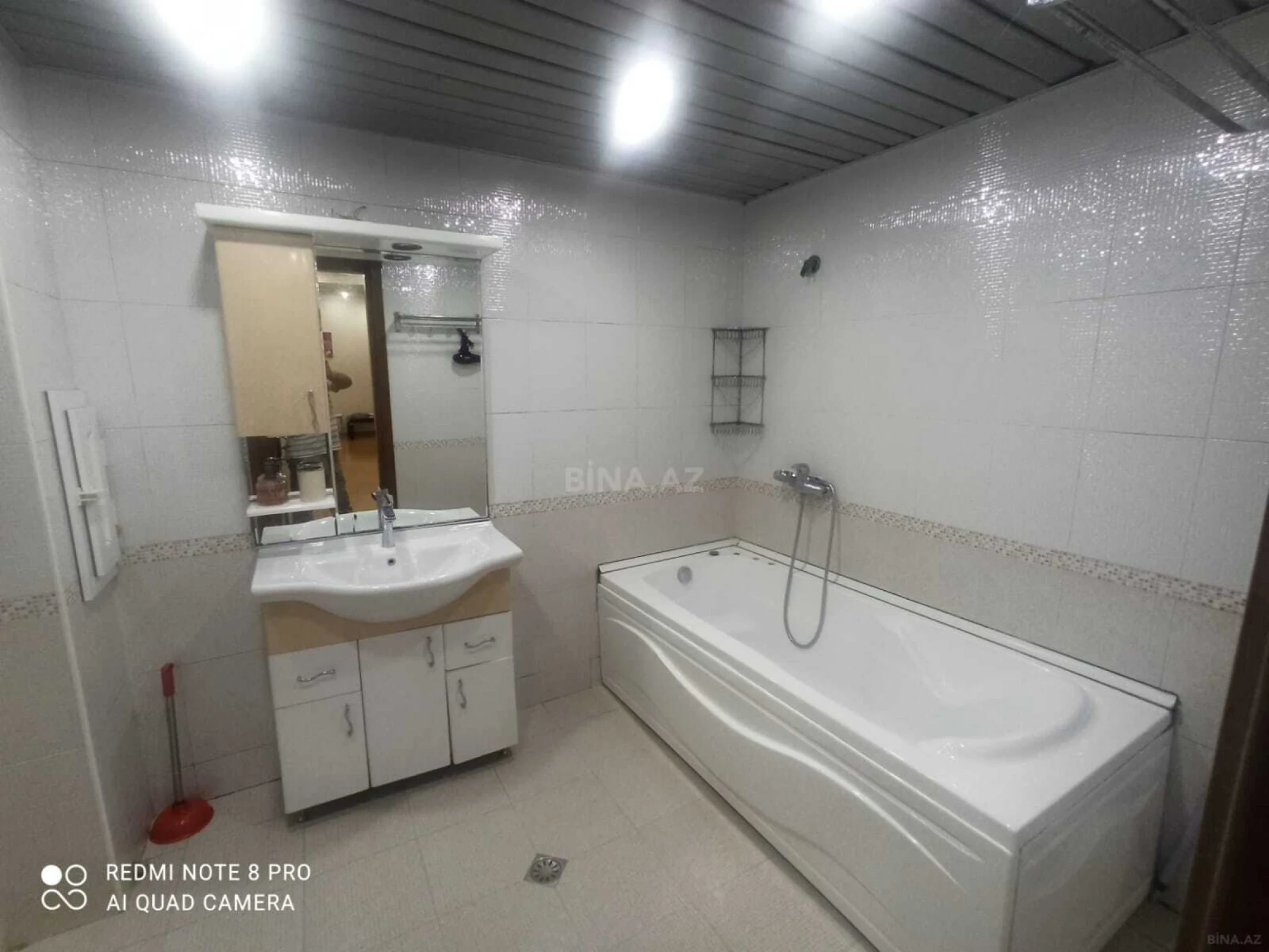 Kirayə verilir 3 otaqlı mənzil 145 m²
