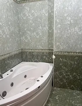 Satılır 3 otaqlı mənzil 125 m²