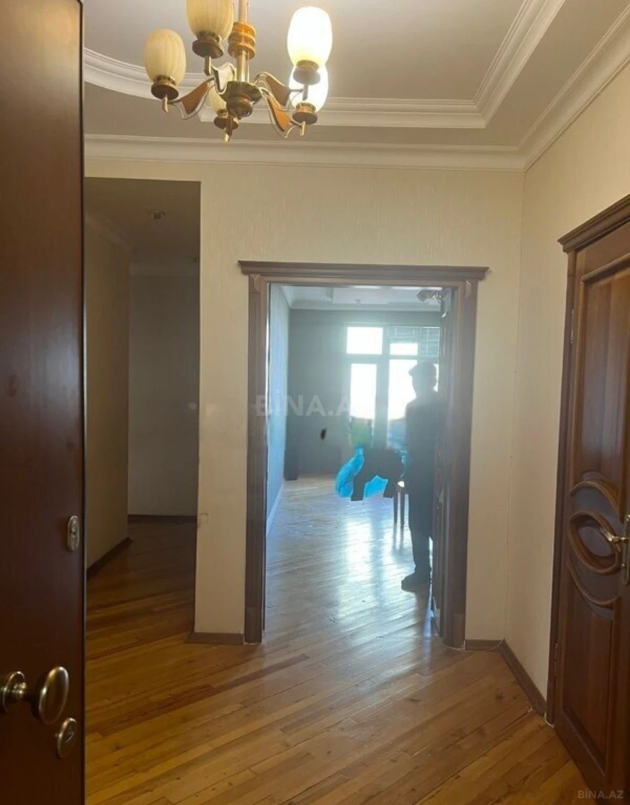 Satılır 3 otaqlı mənzil 125 m²