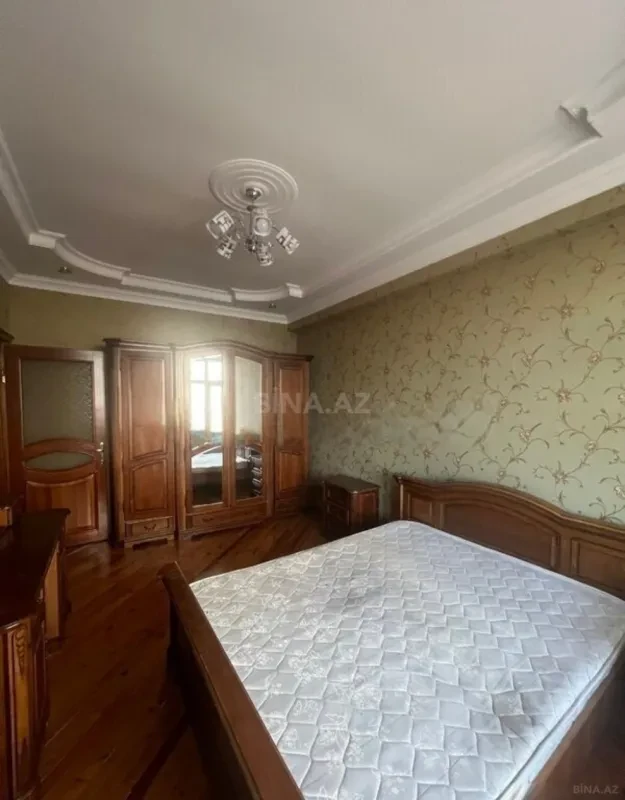 Satılır 3 otaqlı mənzil 125 m²