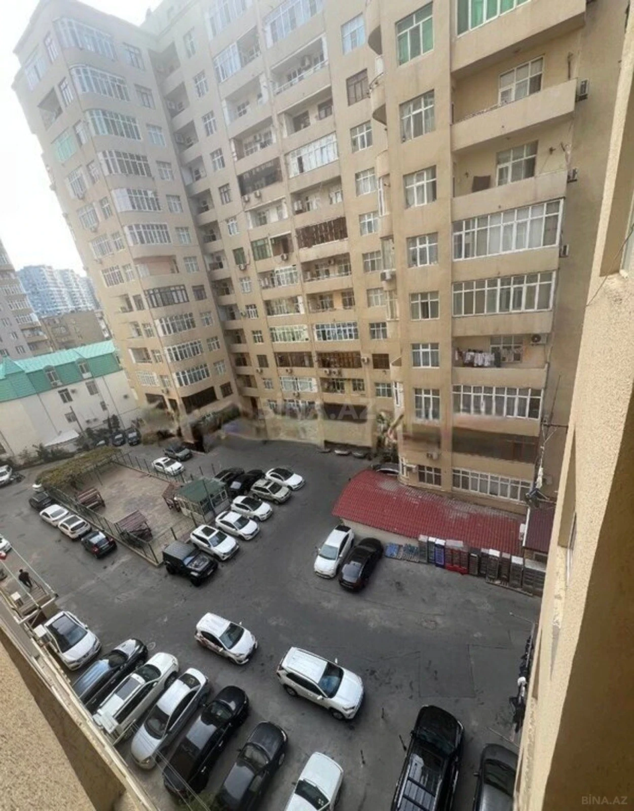 Satılır 3 otaqlı mənzil 125 m²