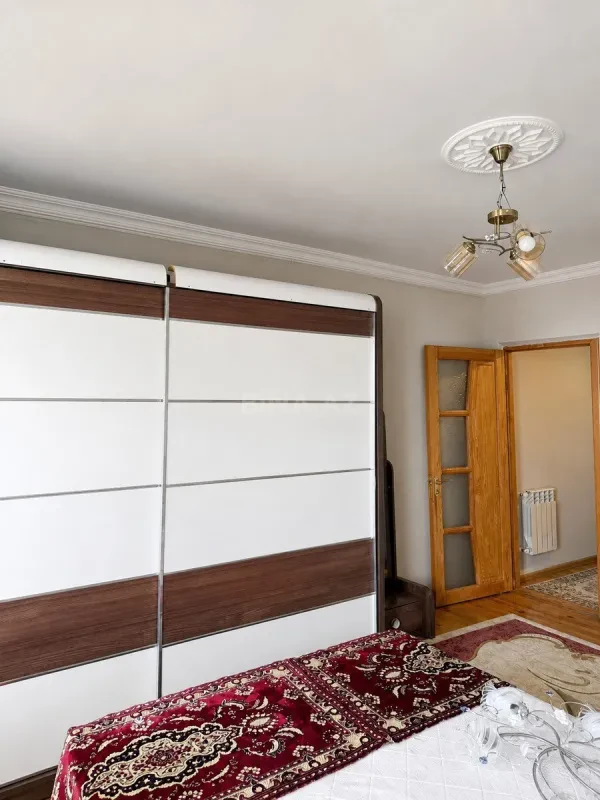 Satılır 2 otaqlı mənzil 70 m²
