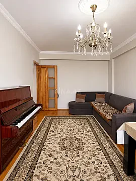 Satılır 2 otaqlı mənzil 70 m²