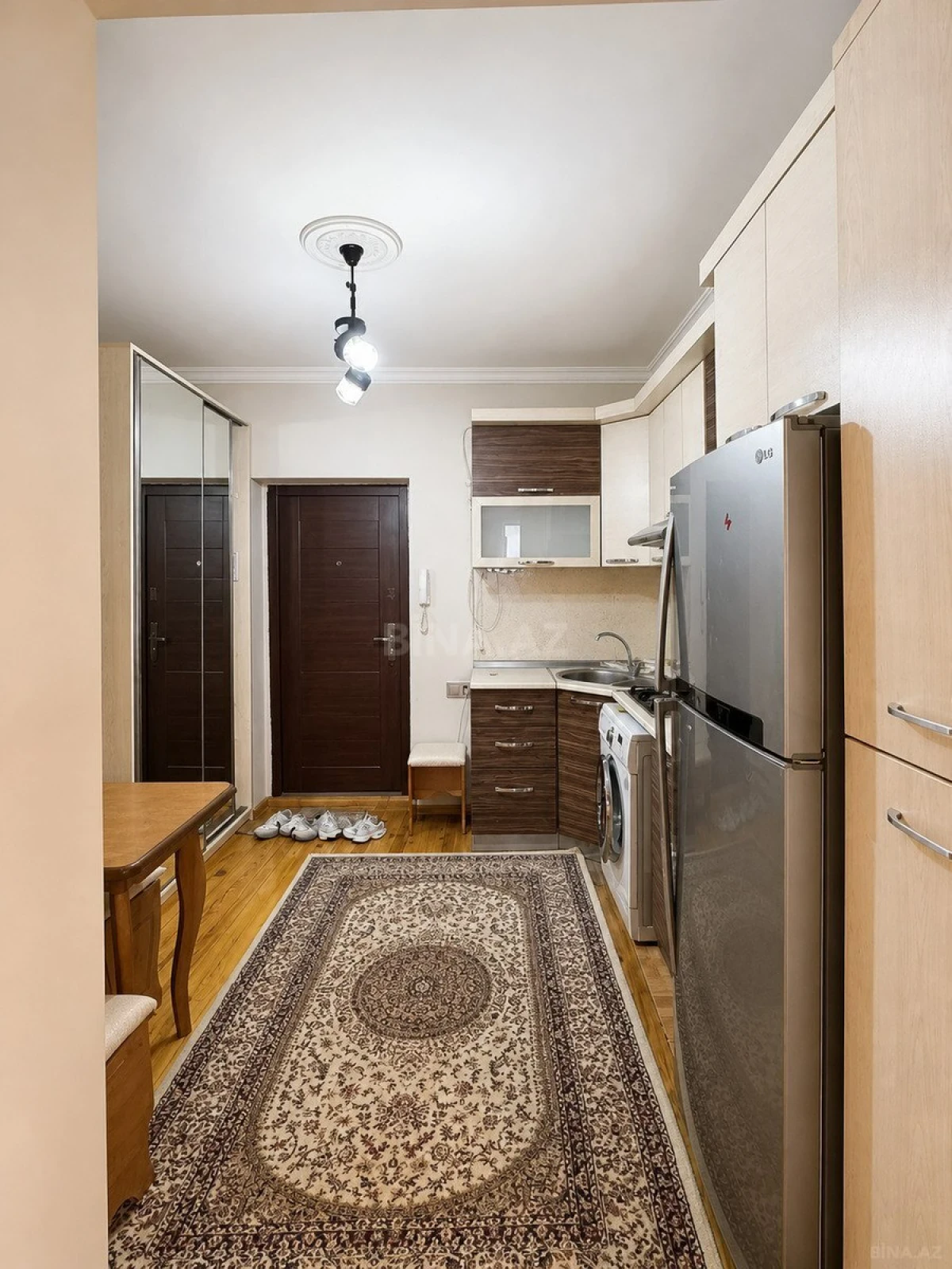 Satılır 2 otaqlı mənzil 70 m²