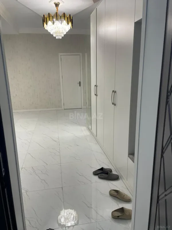 Kirayə verilir 4 otaqlı mənzil 175 m²