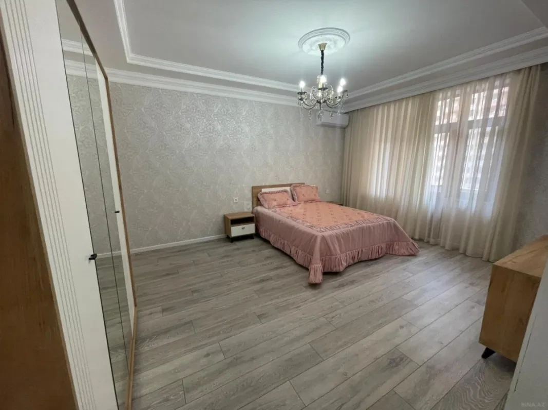 Kirayə verilir 4 otaqlı mənzil 175 m²