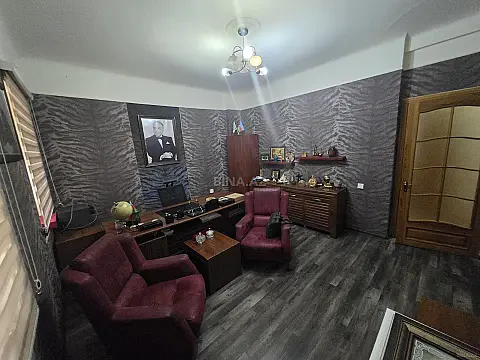 Kirayə verilir 4 otaqlı ofis 120 m²