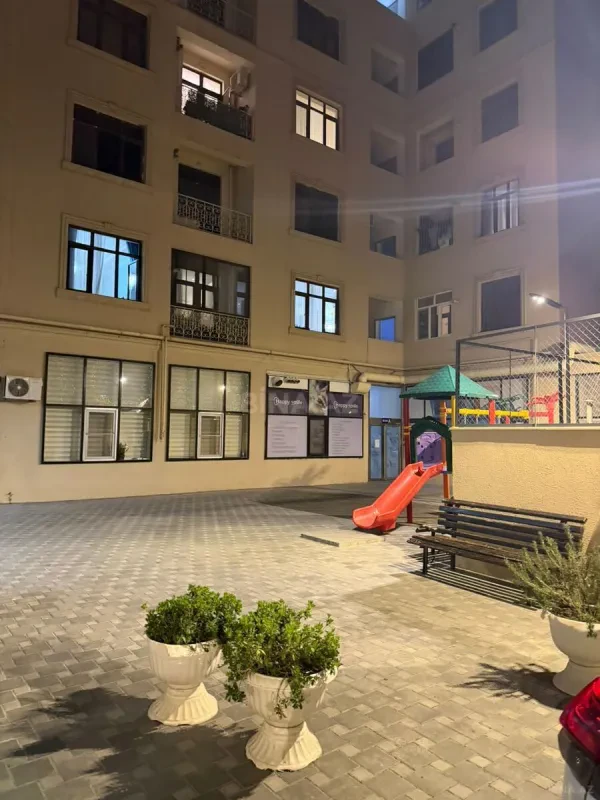 Kirayə verilir 3 otaqlı mənzil 110 m²