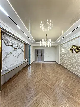 Satılır 4 otaqlı mənzil 245 m²