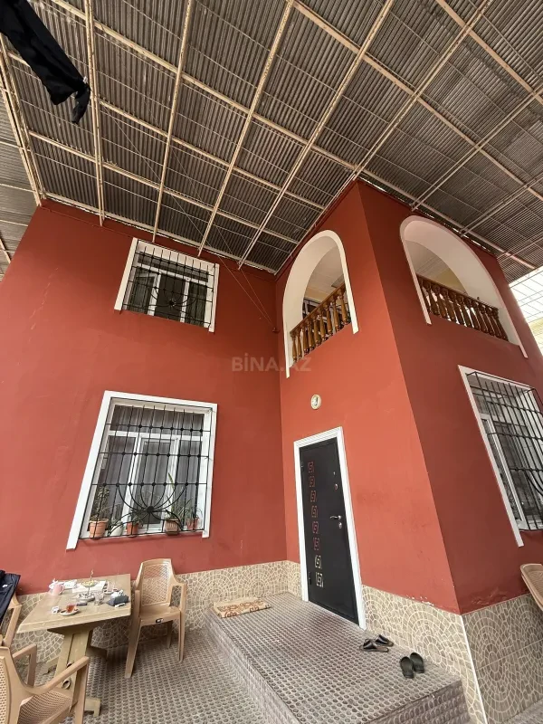 Satılır 5 otaqlı həyət evi 220 m²