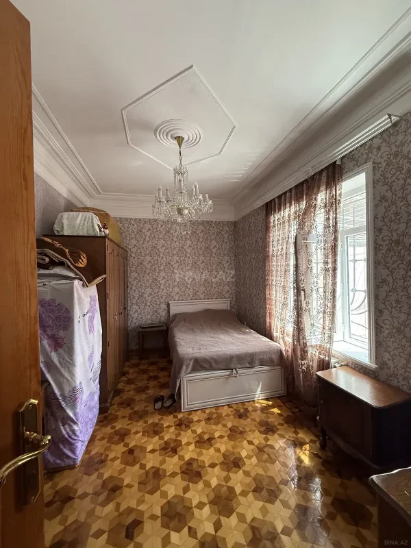 Satılır 5 otaqlı həyət evi 220 m²