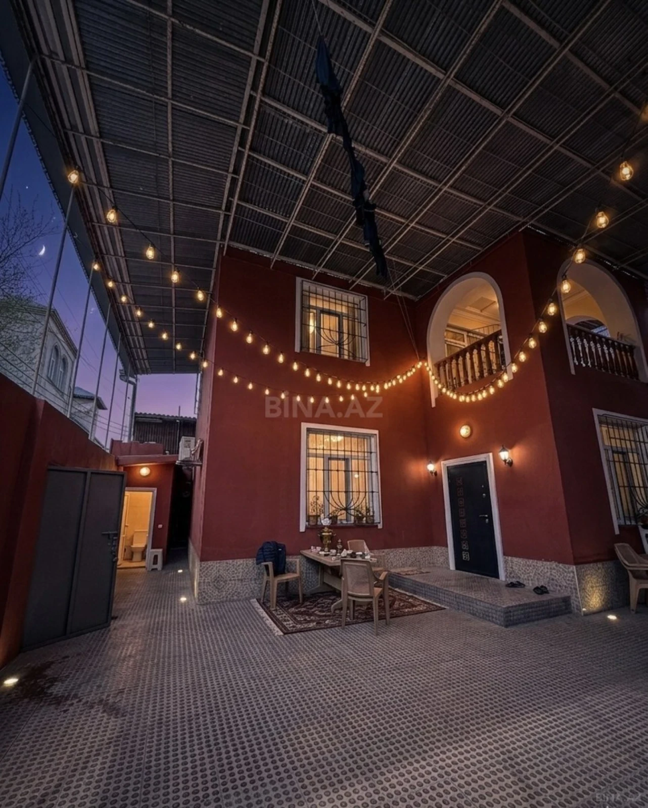 Satılır 5 otaqlı həyət evi 220 m²