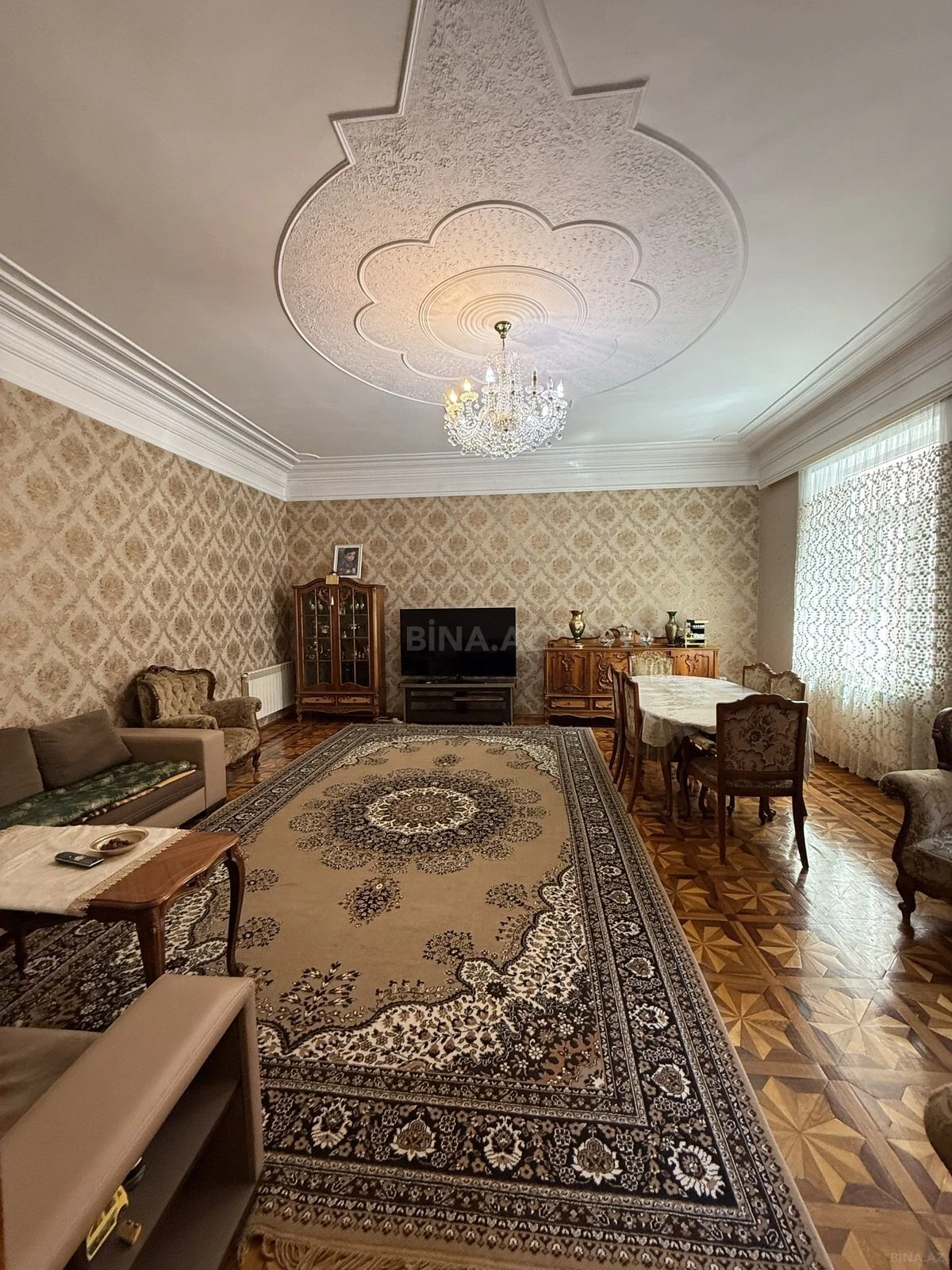 Satılır 5 otaqlı həyət evi 220 m²