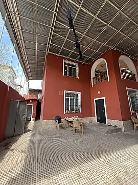 Satılır 5 otaqlı həyət evi 220 m²