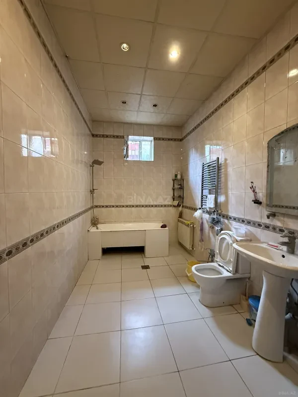 Satılır 5 otaqlı həyət evi 220 m²
