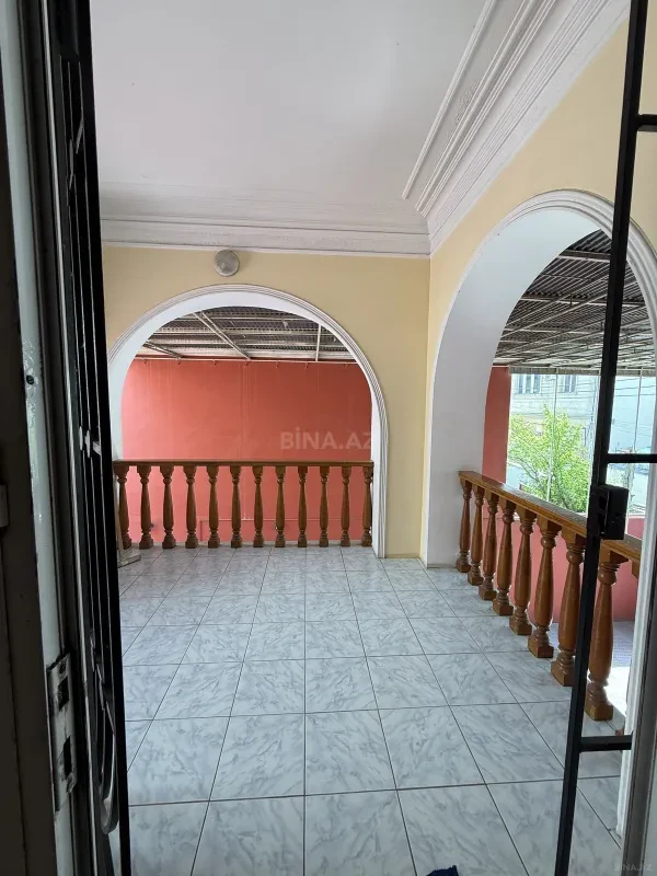 Satılır 5 otaqlı həyət evi 220 m²