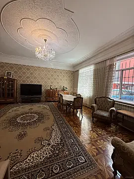 Satılır 5 otaqlı həyət evi 220 m²