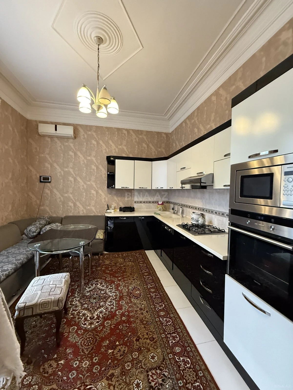 Satılır 5 otaqlı həyət evi 220 m²