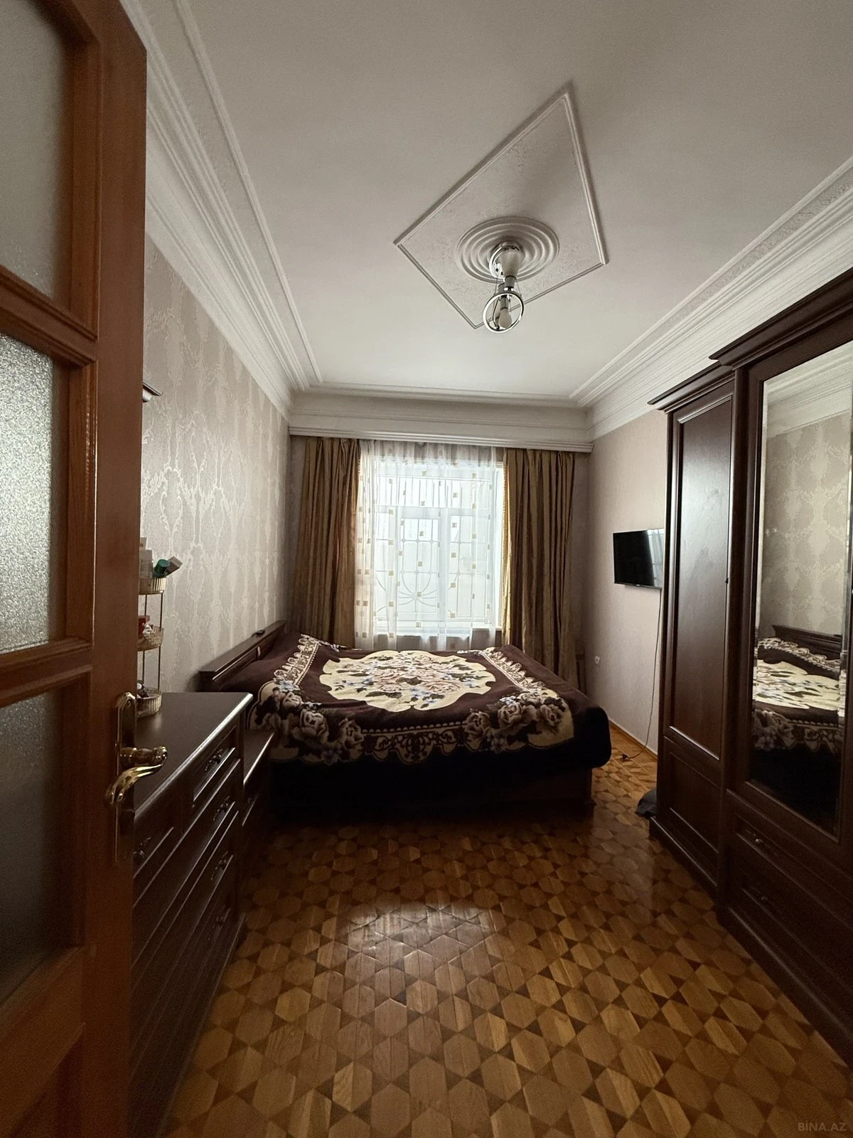 Satılır 5 otaqlı həyət evi 220 m²