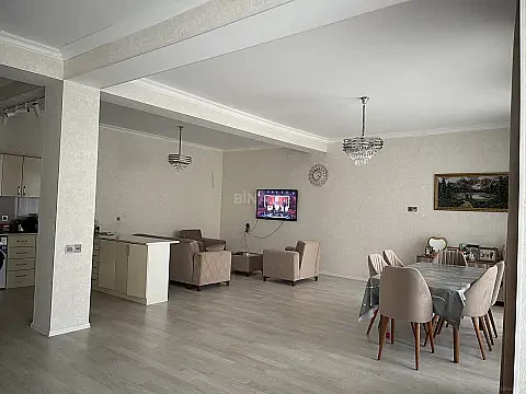 Satılır 4 otaqlı həyət evi 200 m²