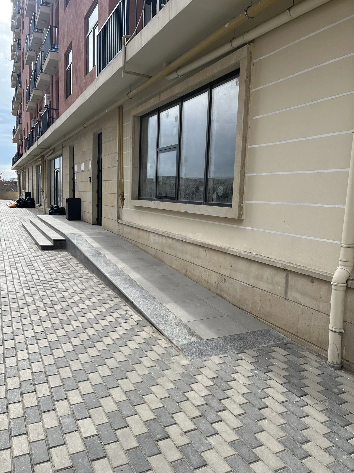 Satılır 2 otaqlı mənzil 67 m²
