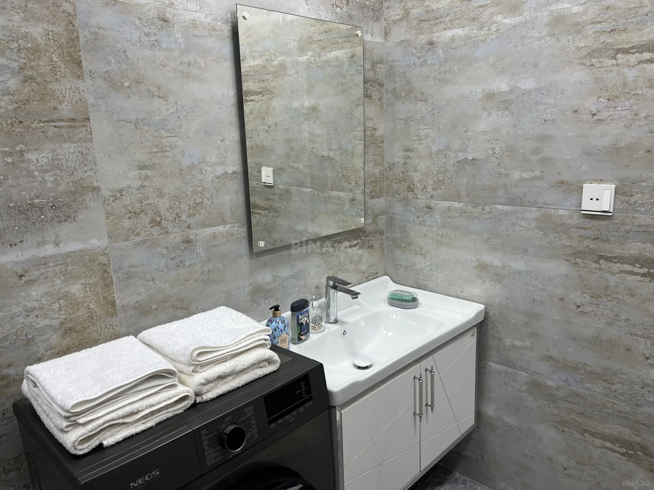 Satılır 2 otaqlı mənzil 67 m²