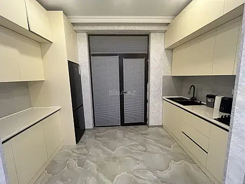 Satılır 2 otaqlı mənzil 67 m²