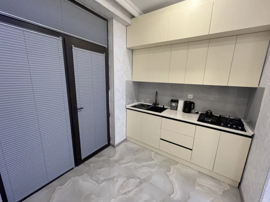 Satılır 2 otaqlı mənzil 67 m²