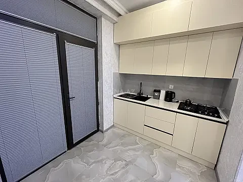 Satılır 2 otaqlı mənzil 67 m²