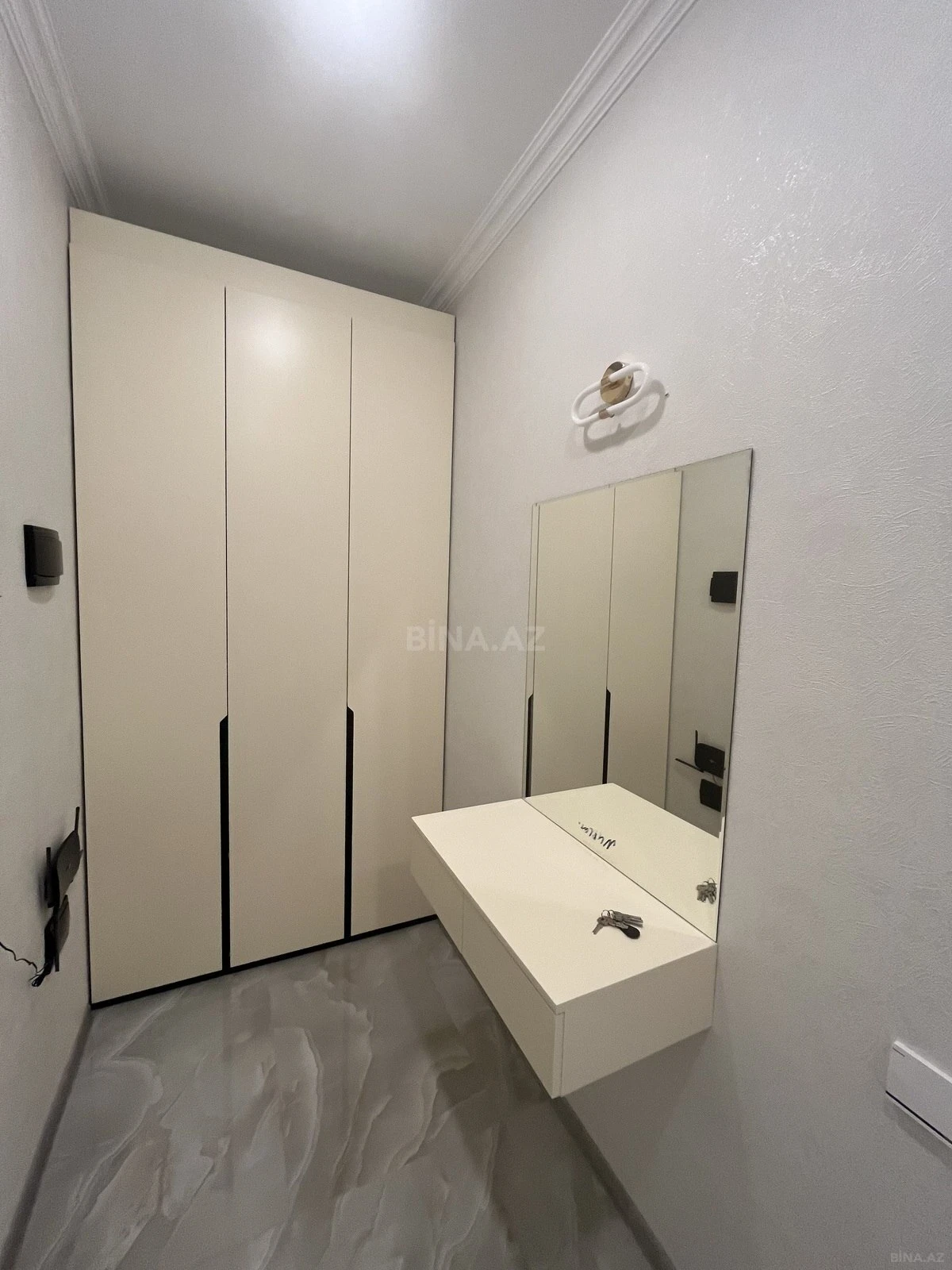 Satılır 2 otaqlı mənzil 67 m²