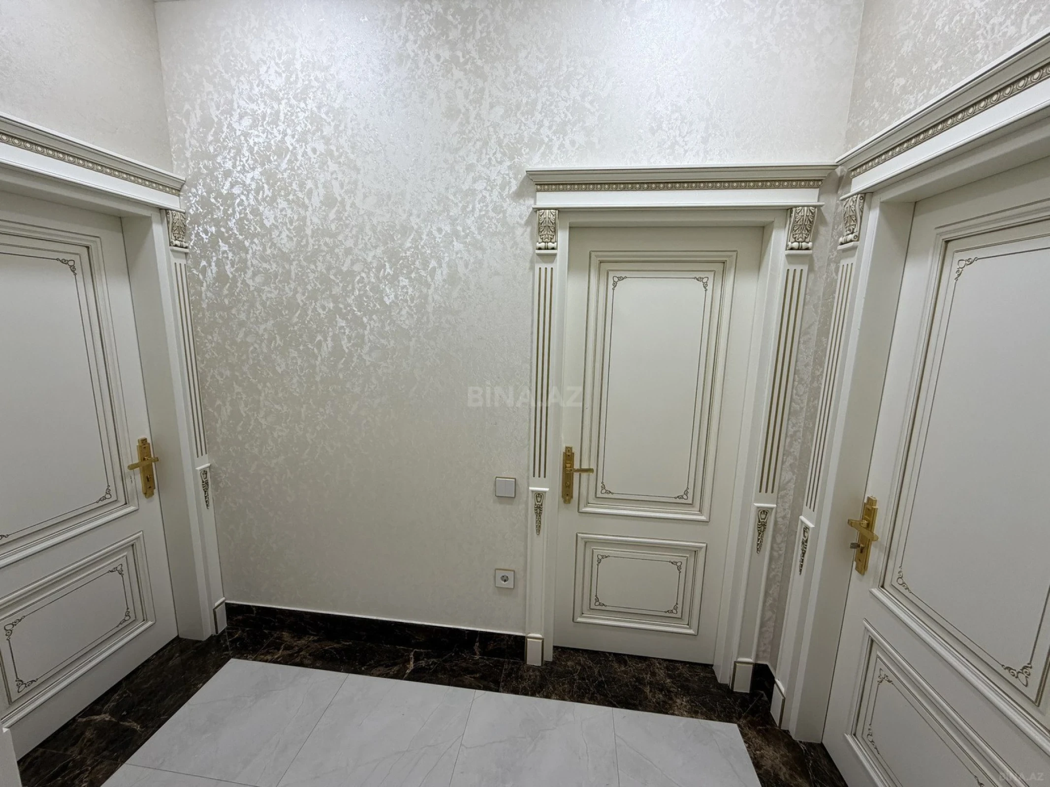 Kirayə verilir 3 otaqlı mənzil 105 m²
